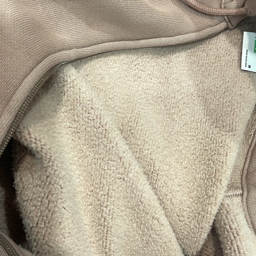 NWT Aritzia TNA Bubble Fleece Boyfriend Zip Hoodie Mauve Sz Medium - Picture 9 of 9
